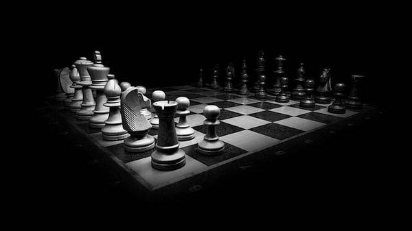 Comment apprendre à jouer aux échecs et progresser rapidement ?